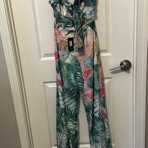 Fashion Nova “Tropic Princess” Jumpsuit – Size Small – NWT - Picture 4 of 8